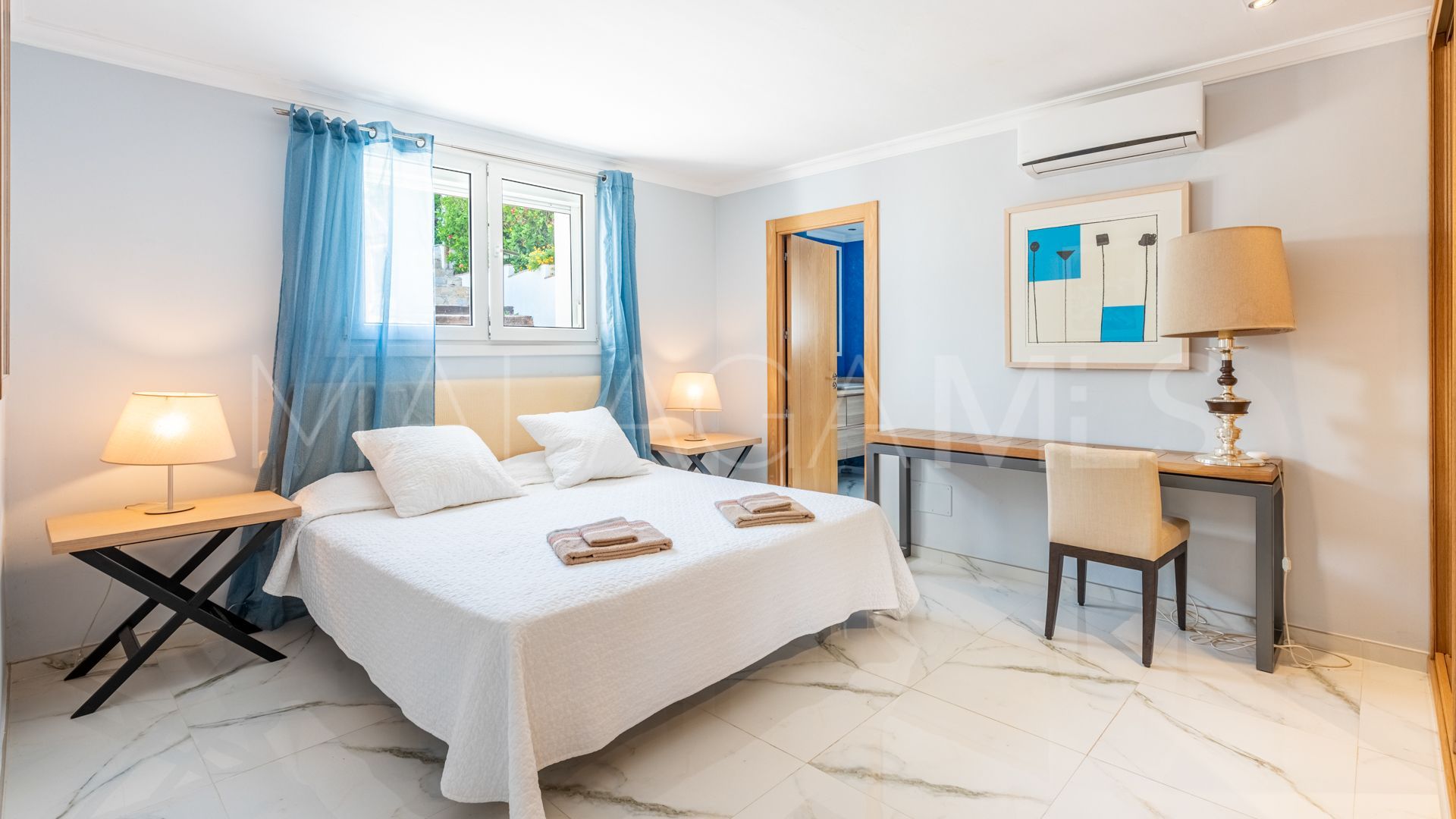 Villa for sale with 4 bedrooms in El Rosario