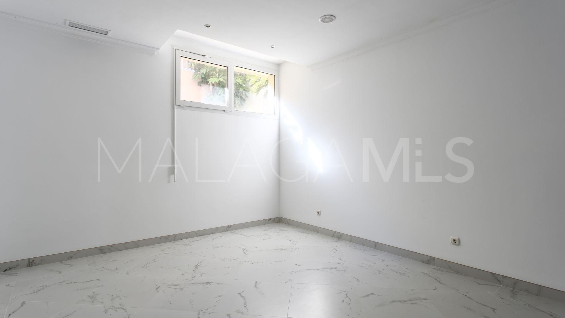 Villa for sale in Los Flamingos Golf