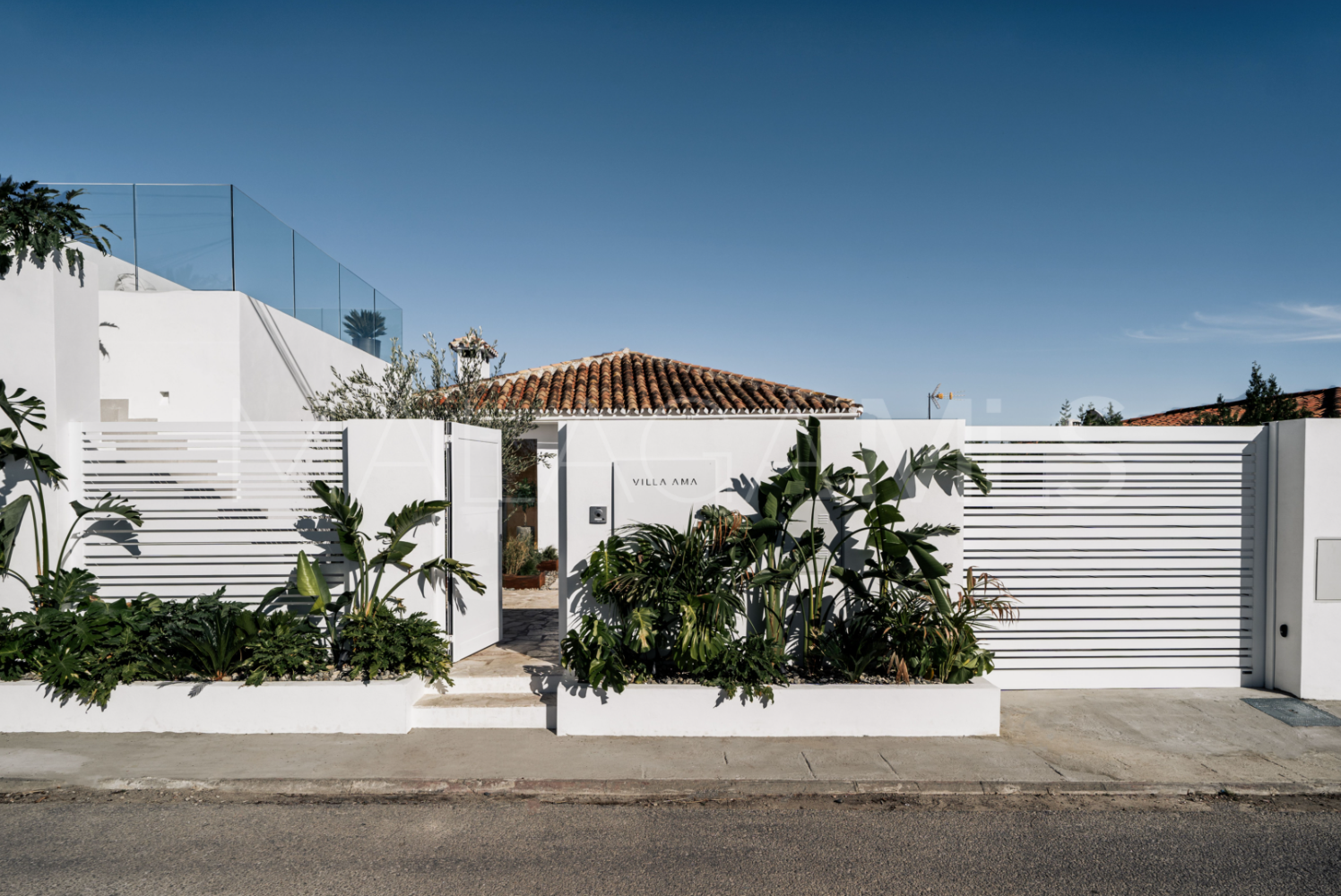 Buy Nueva Andalucia villa