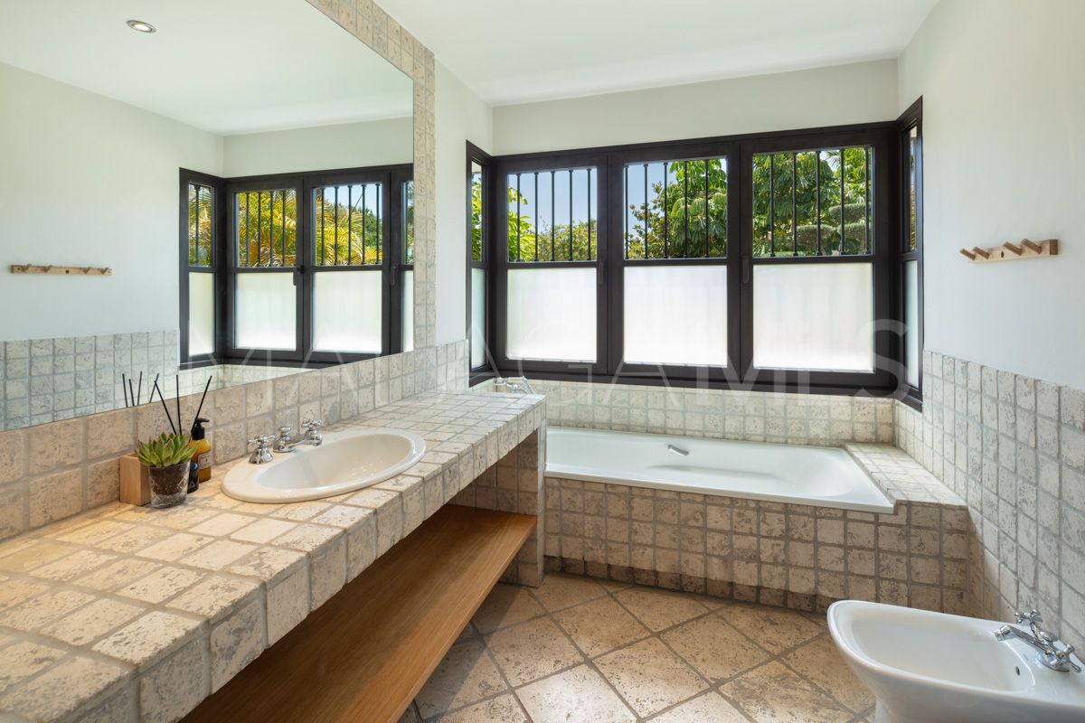 Villa for sale in El Paraiso