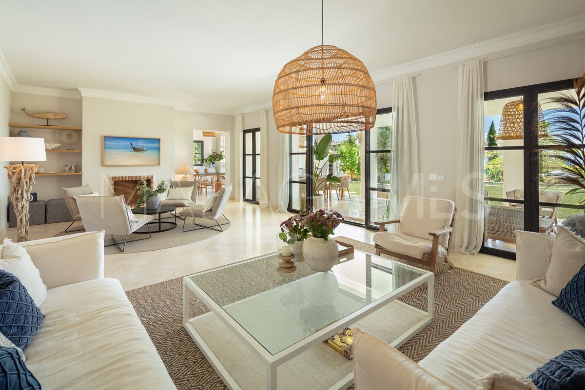 Villa for sale in El Paraiso