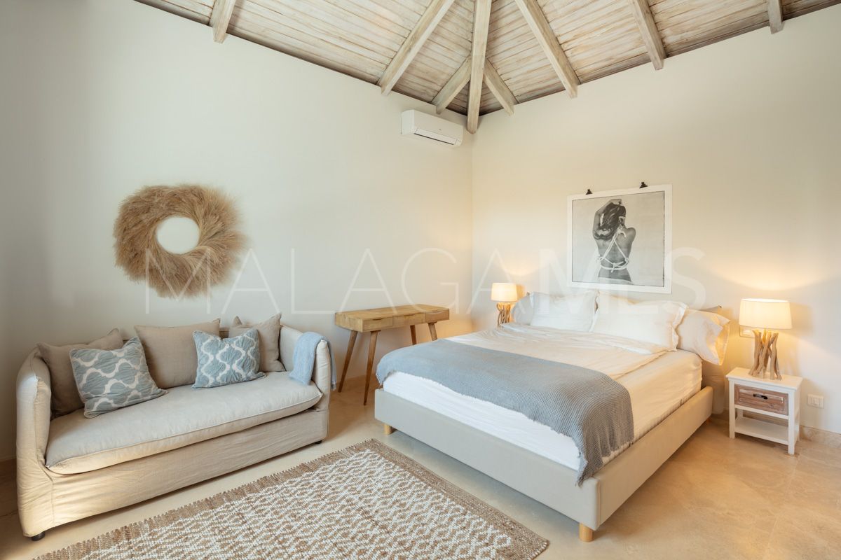 Villa for sale in El Paraiso