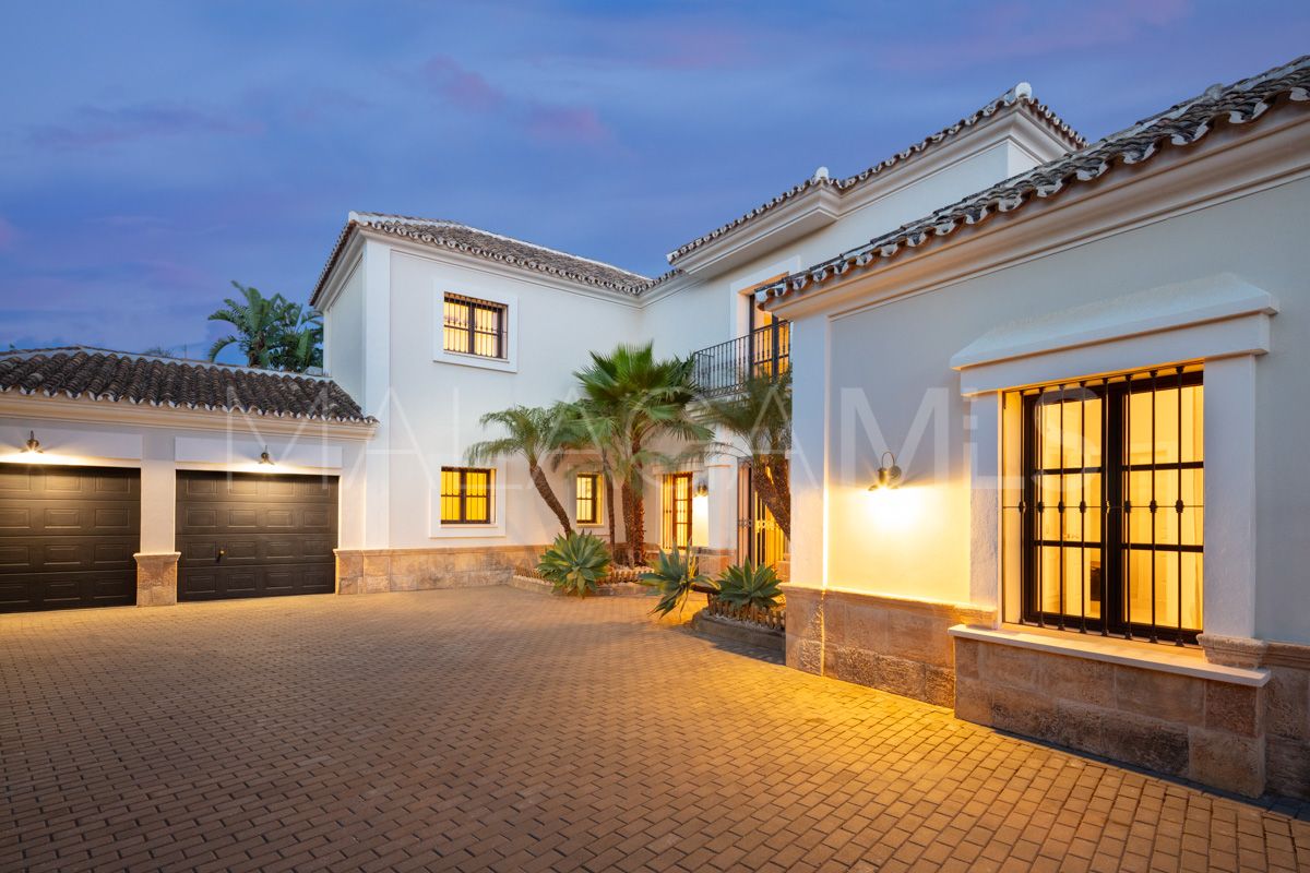 Villa for sale in El Paraiso