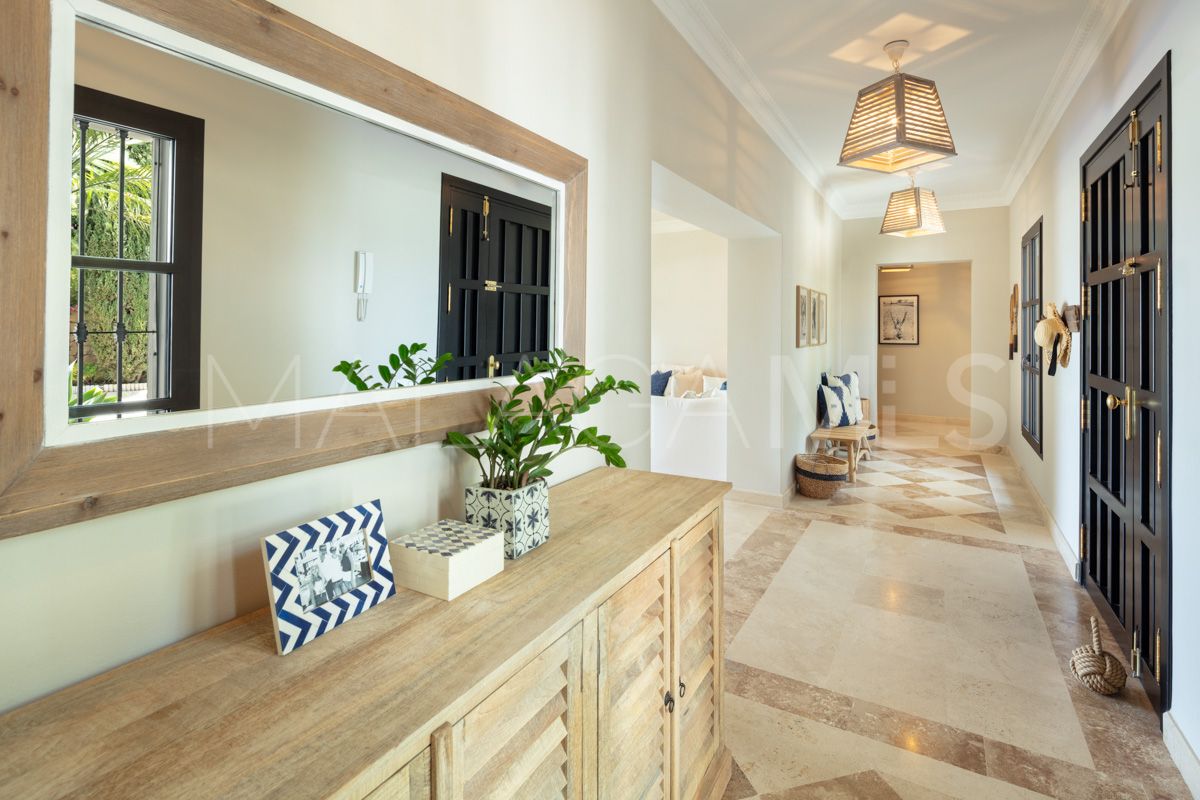 Villa for sale in El Paraiso