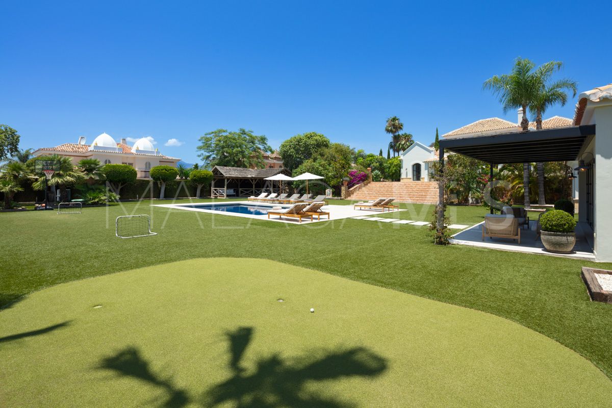Villa for sale in El Paraiso