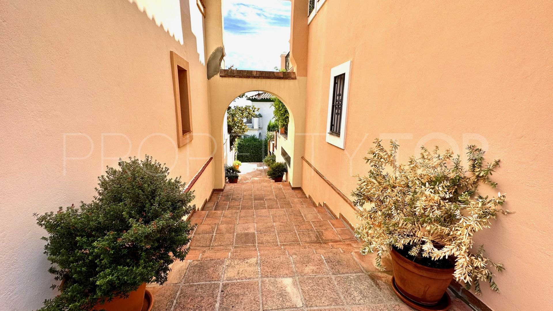 For sale semi detached house in Marbella Club