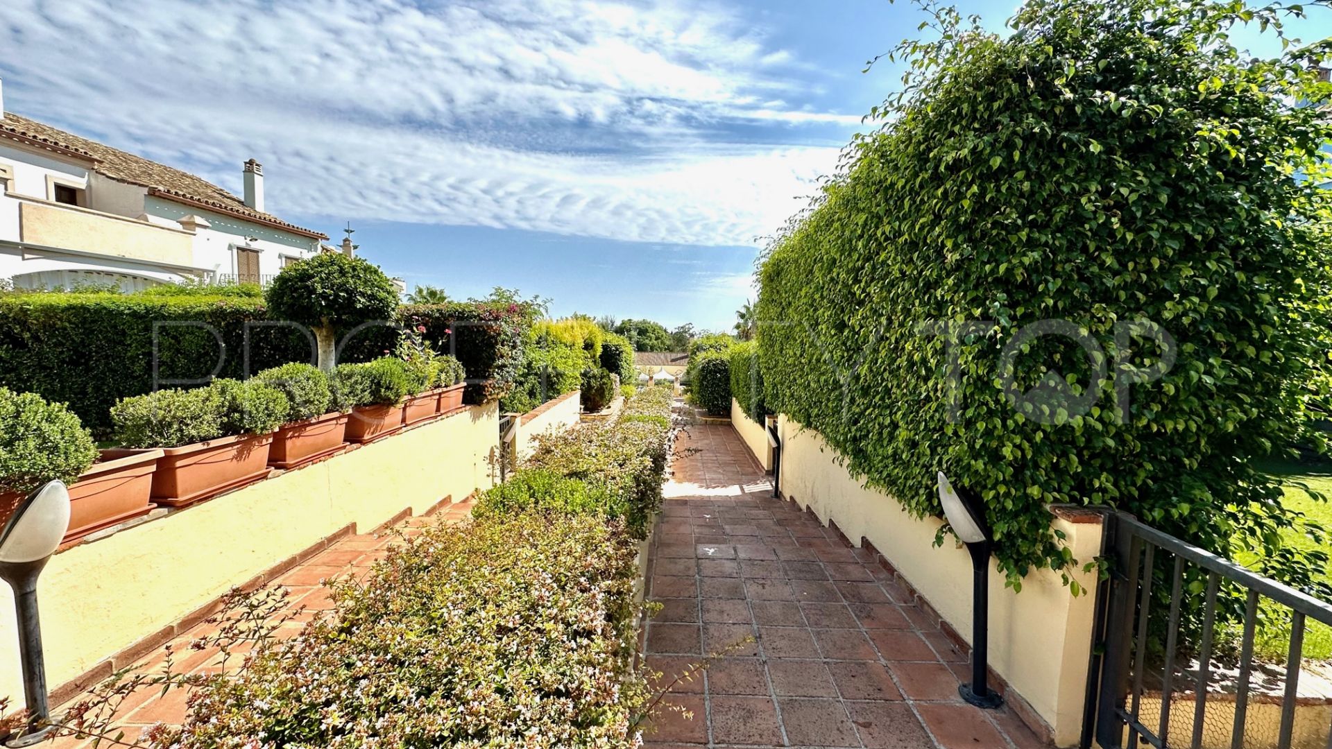 For sale semi detached house in Marbella Club