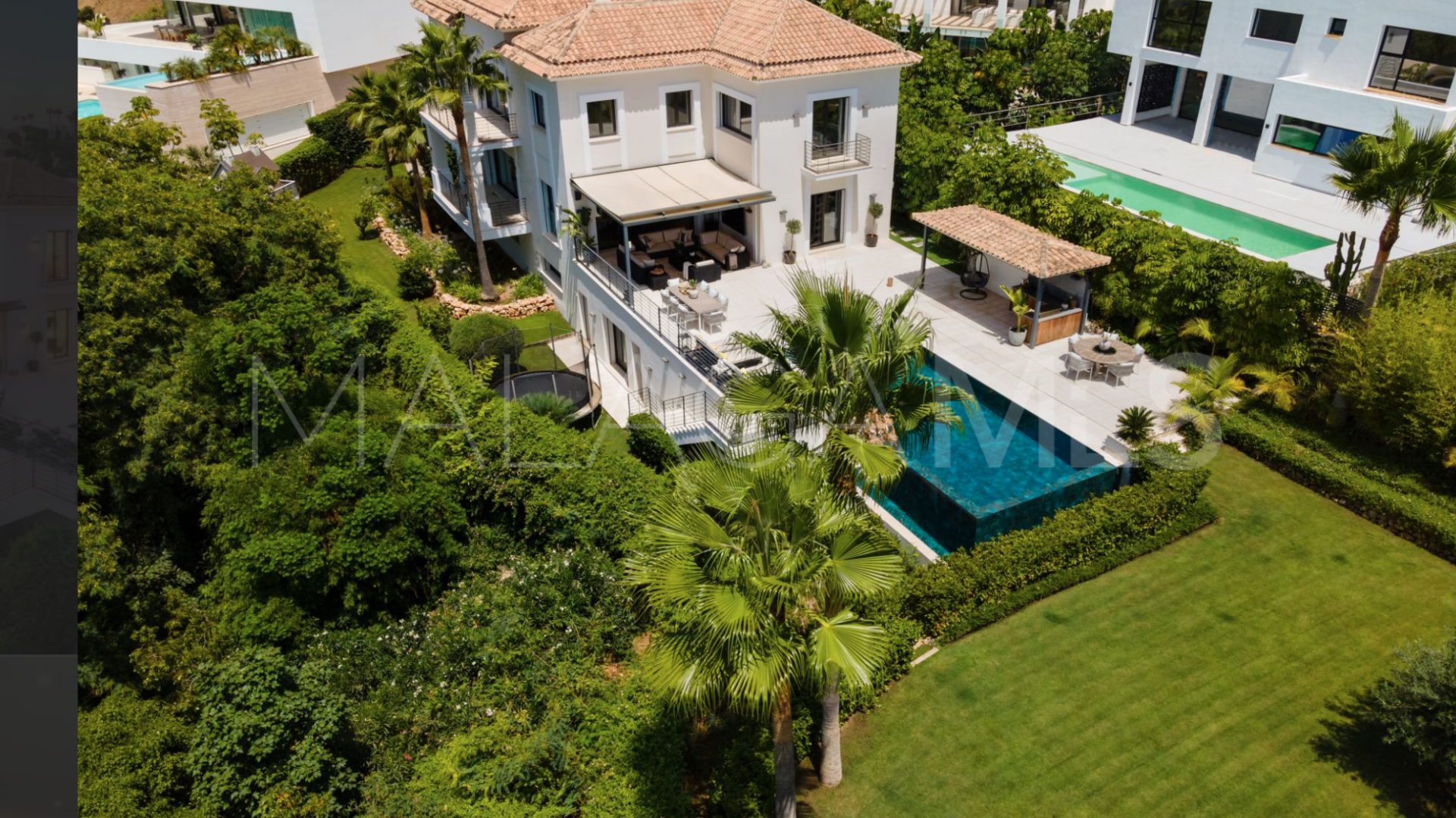Villa for sale in El Herrojo with 6 bedrooms