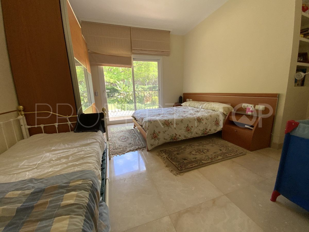 Comprar apartamento en Rio Real de 3 dormitorios