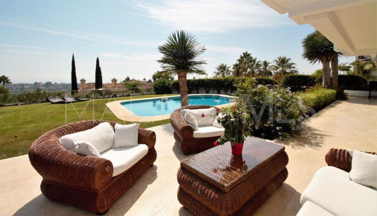 Villa for sale in El Paraiso