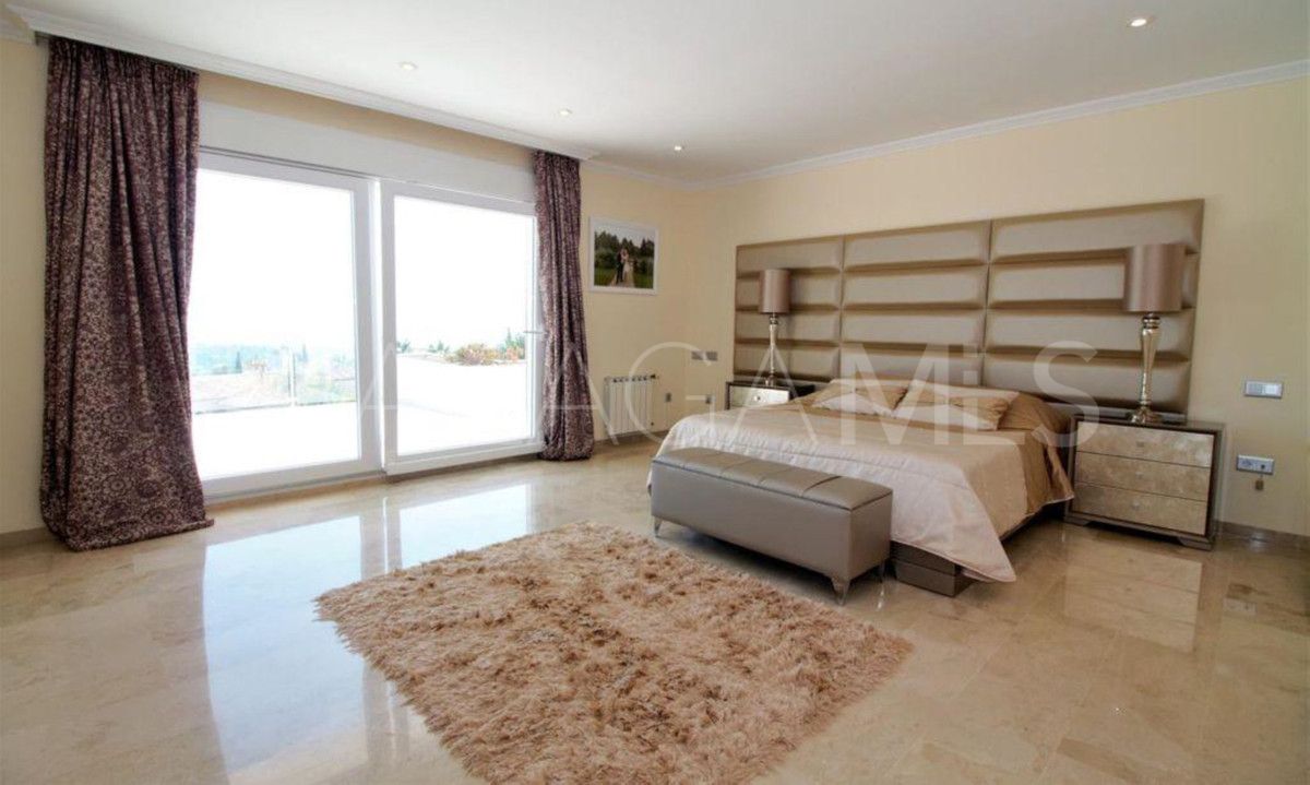 Villa for sale in El Paraiso