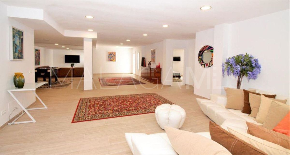Villa for sale in El Paraiso