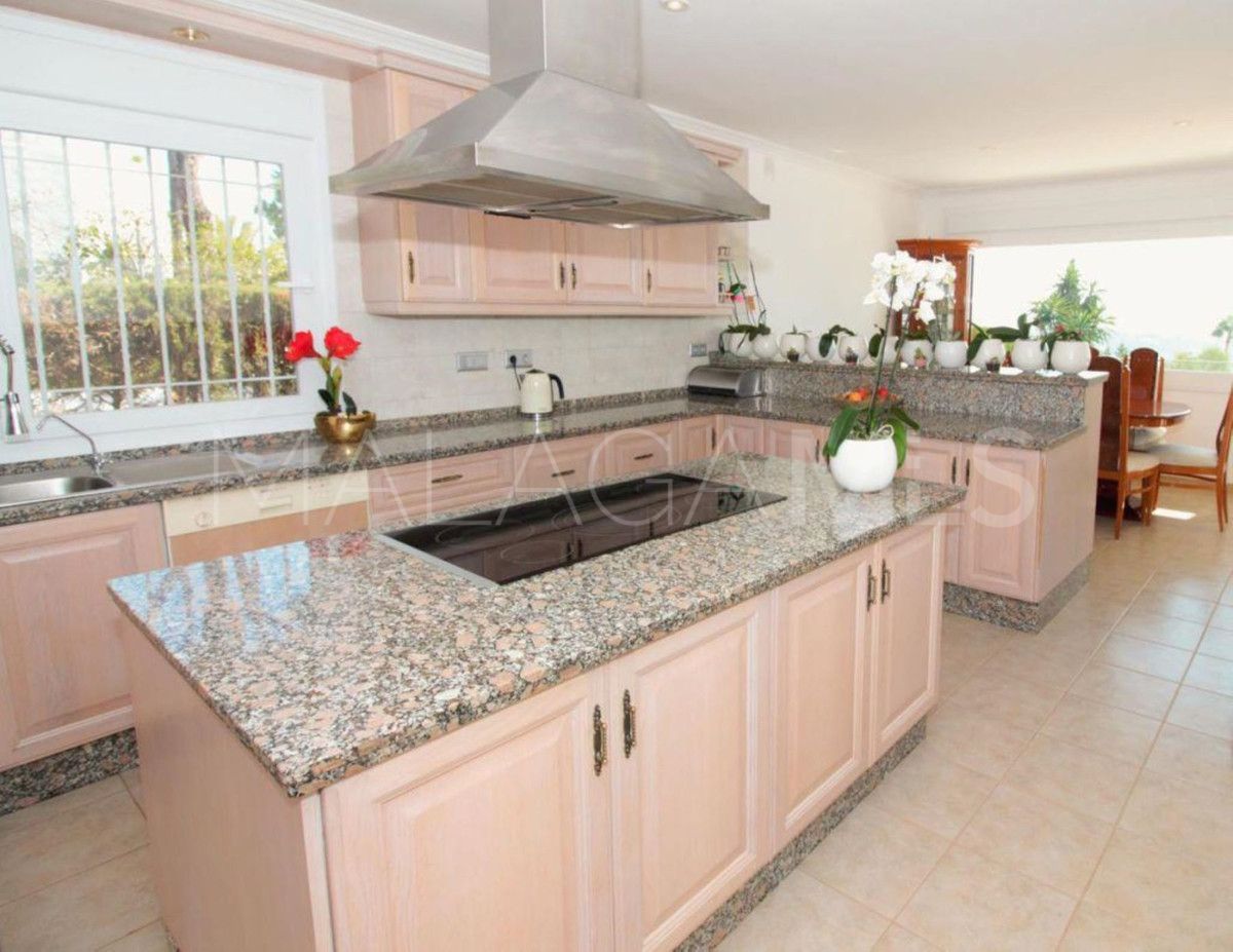 Villa for sale in El Paraiso