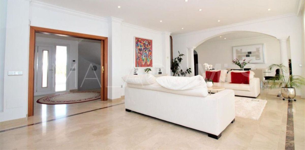 Villa for sale in El Paraiso
