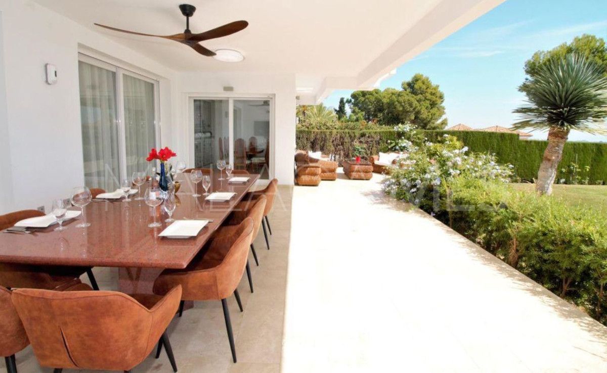 Villa for sale in El Paraiso