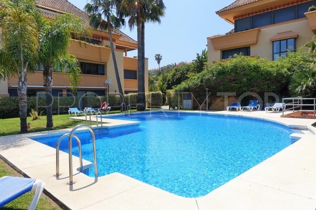 For sale ground floor apartment in Nueva Andalucia