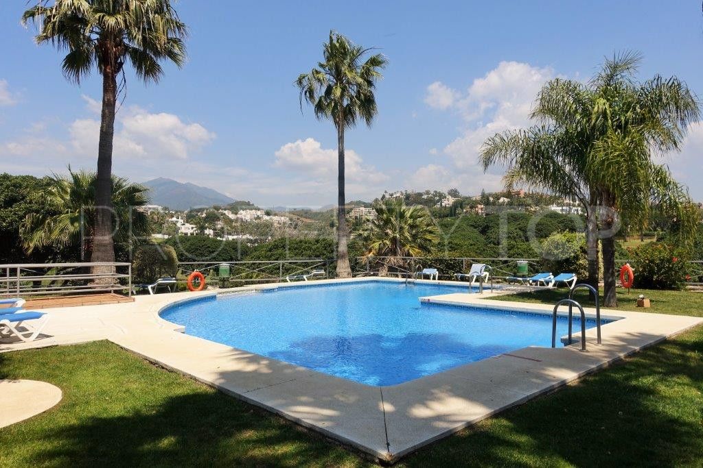 For sale ground floor apartment in Nueva Andalucia