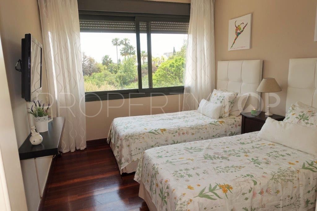 For sale ground floor apartment in Nueva Andalucia