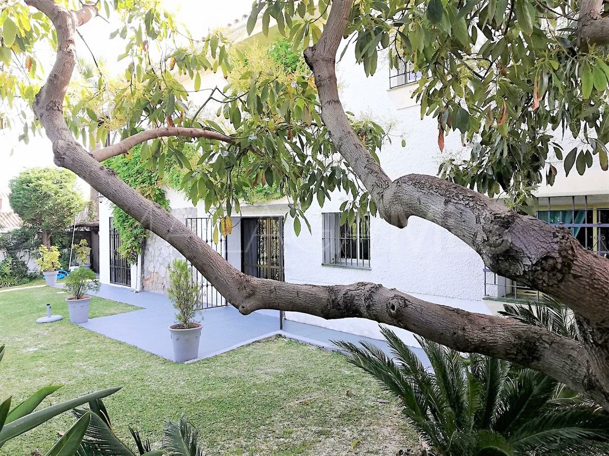 For sale Nueva Andalucia 7 bedrooms villa