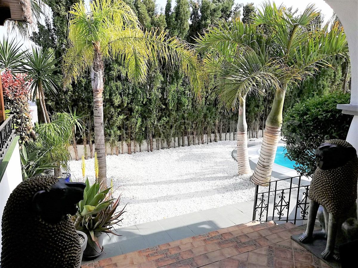 For sale Nueva Andalucia 7 bedrooms villa