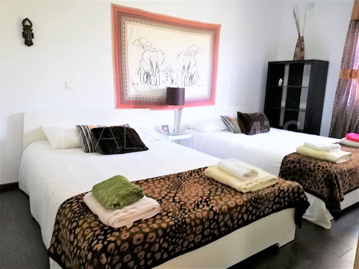 For sale Nueva Andalucia 7 bedrooms villa