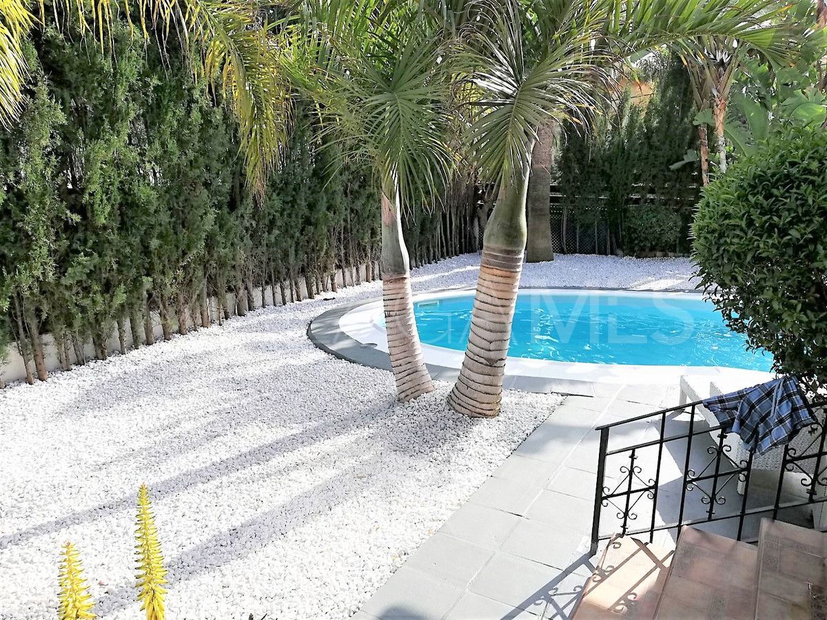 For sale Nueva Andalucia 7 bedrooms villa