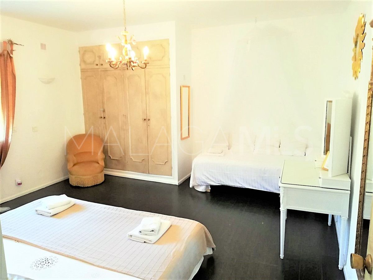 For sale Nueva Andalucia 7 bedrooms villa