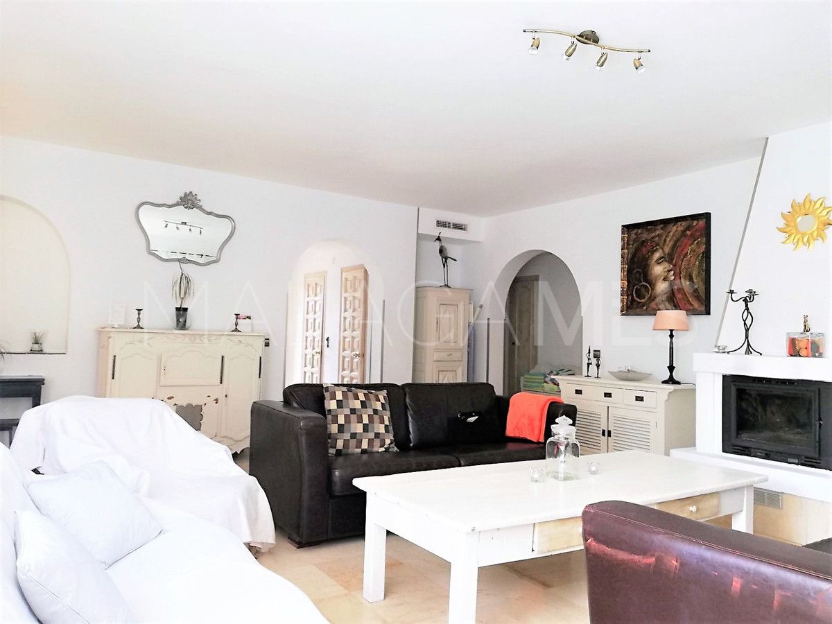 For sale Nueva Andalucia 7 bedrooms villa