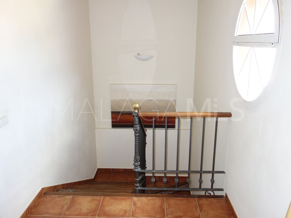 Villa for sale in Nueva Andalucia