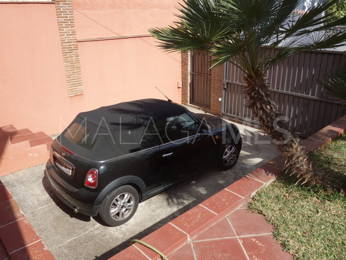 Villa for sale in Nueva Andalucia