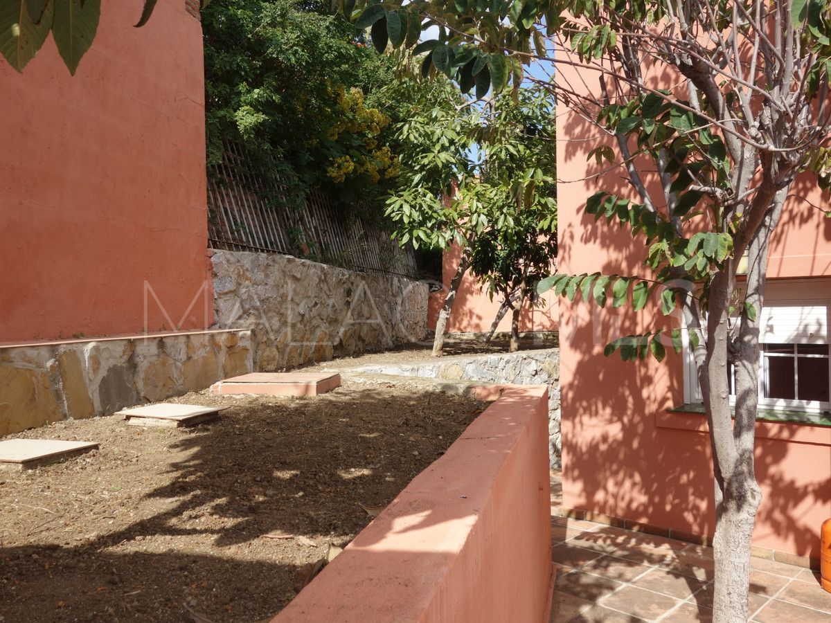 Villa for sale in Nueva Andalucia