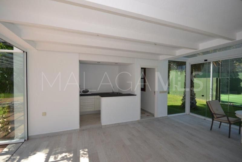 Villa for sale in Guadalmina Baja