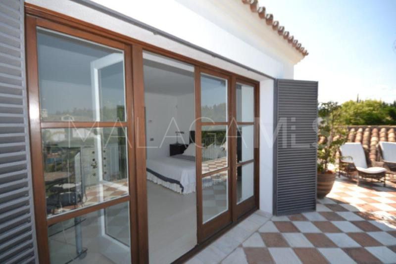 Villa for sale in Guadalmina Baja