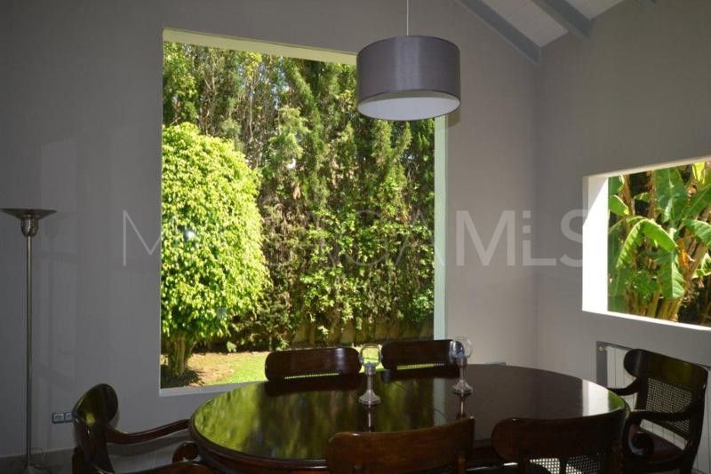 Villa for sale in Guadalmina Baja