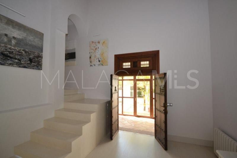 Villa for sale in Guadalmina Baja