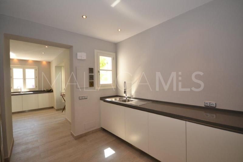 Villa for sale in Guadalmina Baja