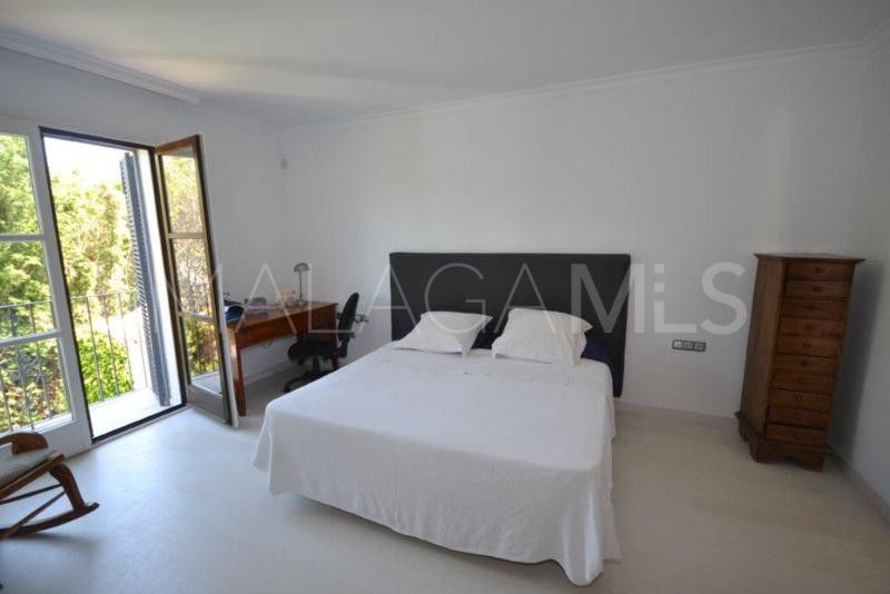 Villa for sale in Guadalmina Baja