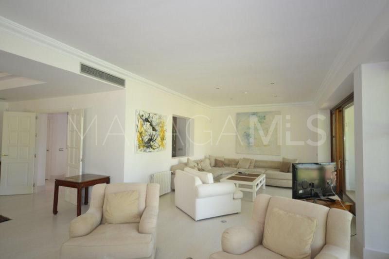 Villa for sale in Guadalmina Baja
