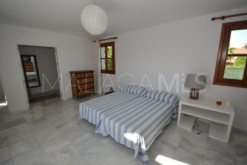 Villa for sale in Guadalmina Baja