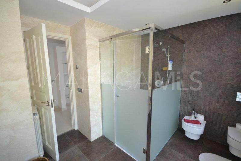 Villa for sale in Guadalmina Baja