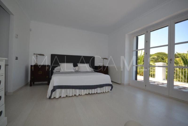 Villa for sale in Guadalmina Baja