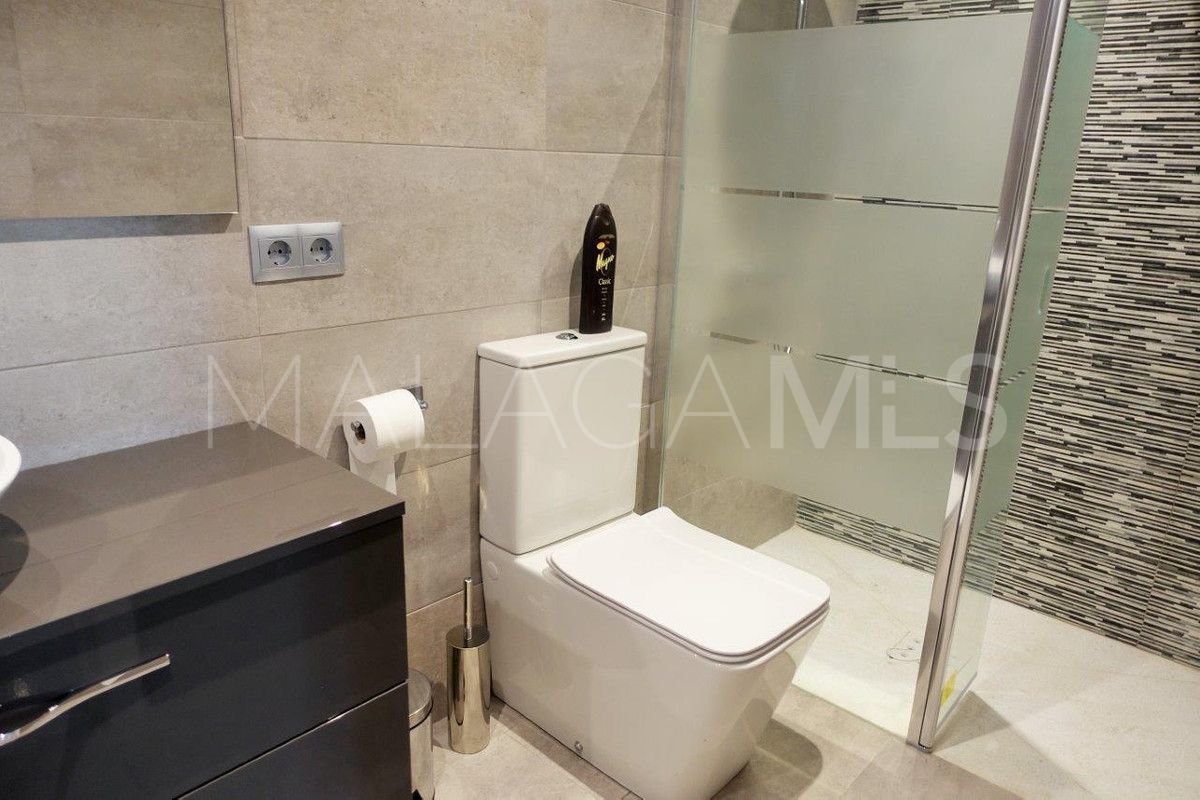 Villa for sale in Nueva Andalucia