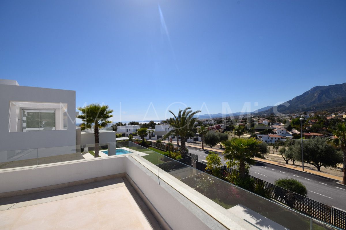 Buy villa de 5 bedrooms in Marbella Ciudad