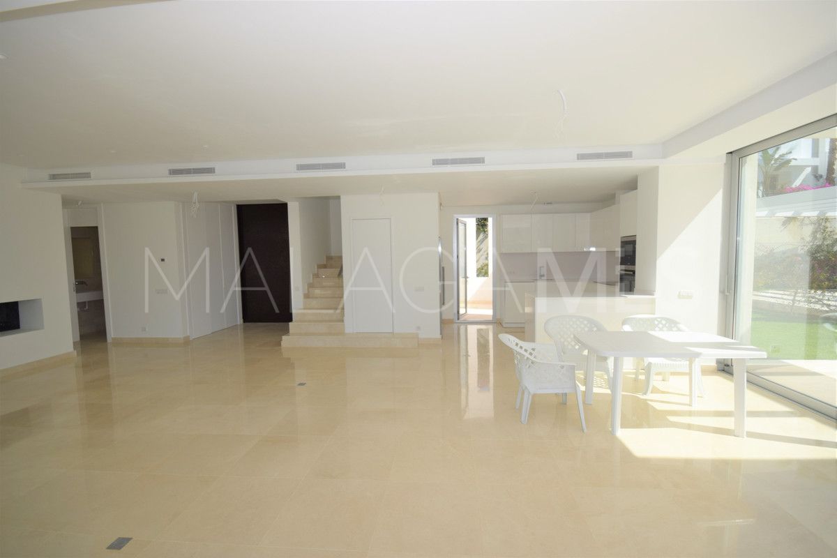 Buy villa de 5 bedrooms in Marbella Ciudad