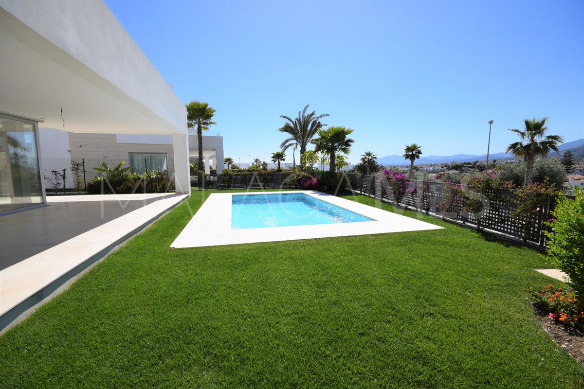Buy villa de 5 bedrooms in Marbella Ciudad