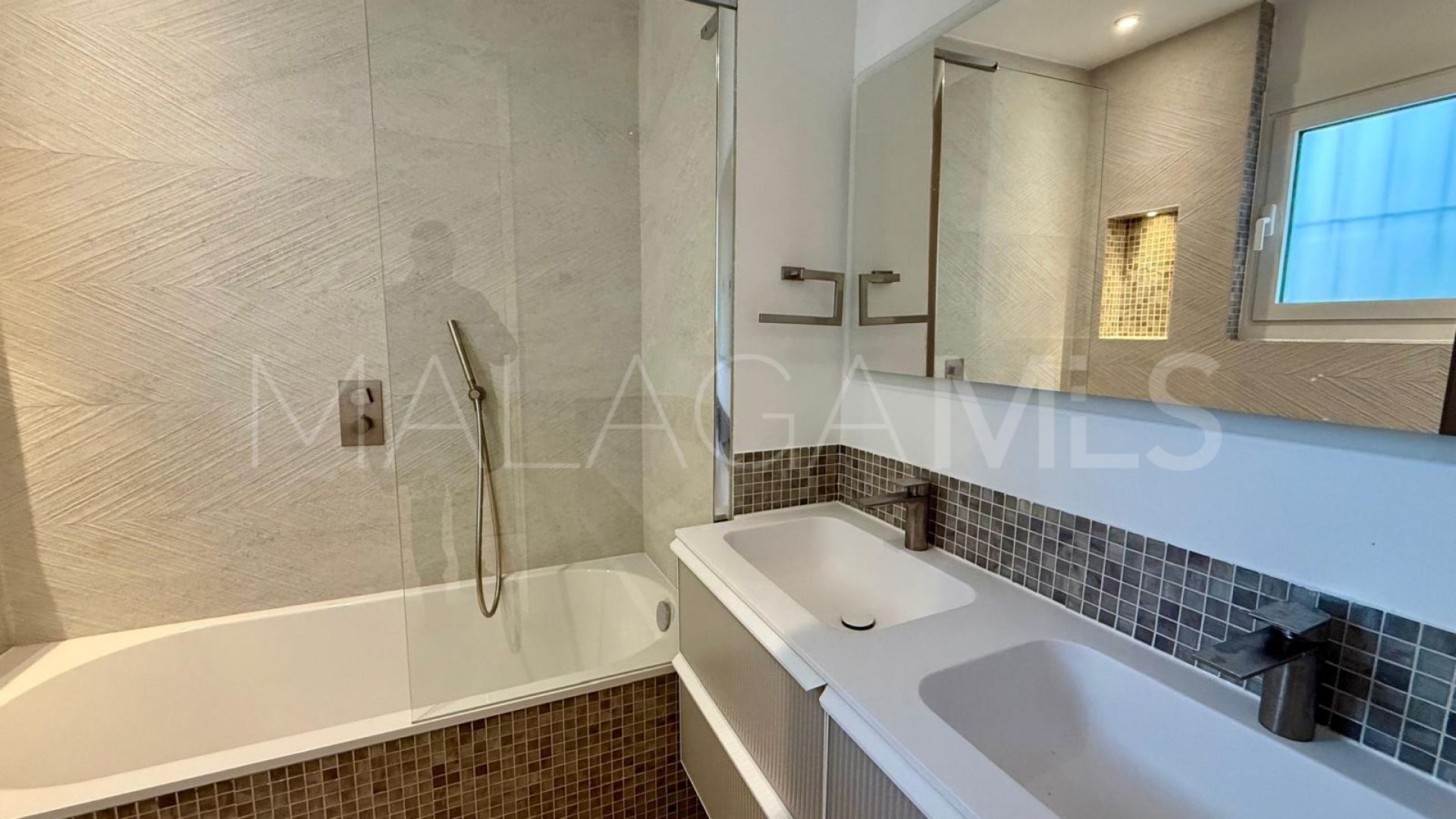 Appartement rez de chaussée for sale in Nueva Andalucia