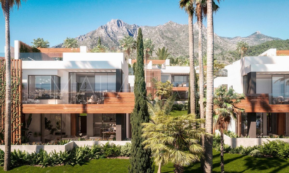 For sale town house in Sierra Blanca with 4 bedrooms