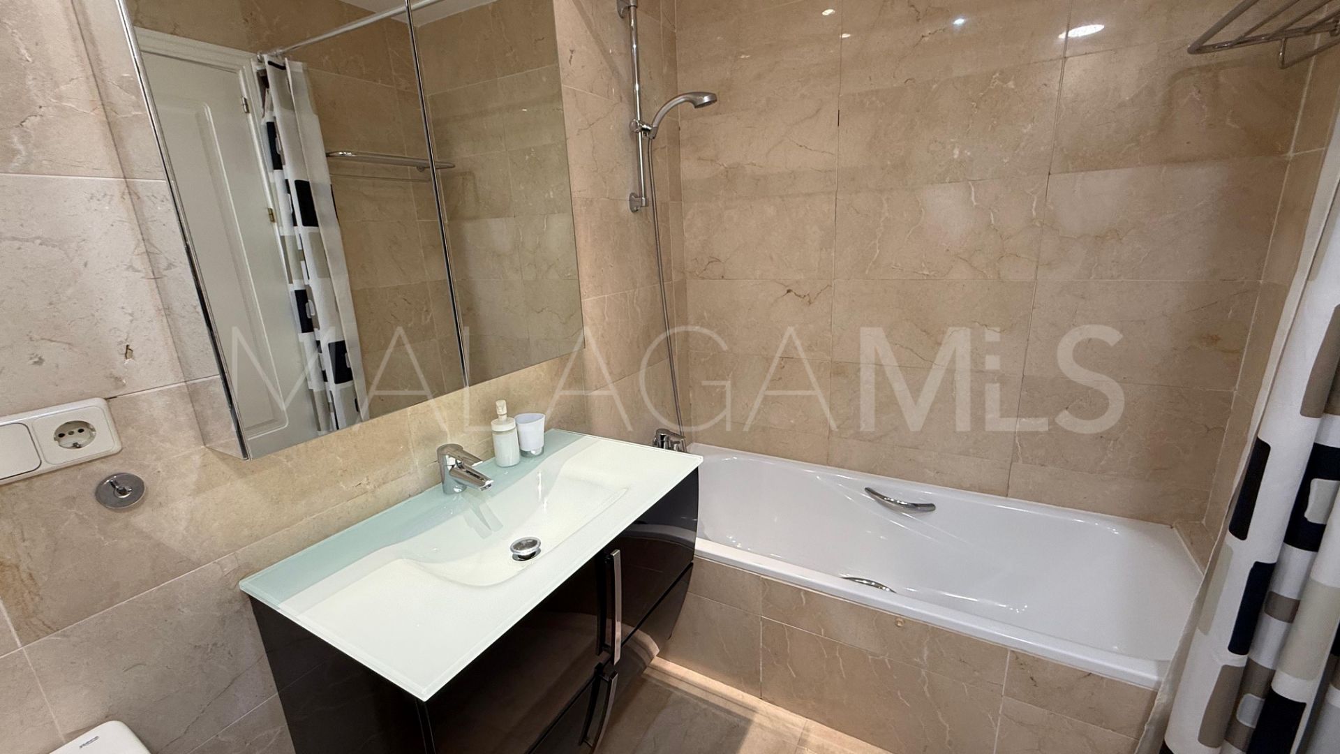 For sale 2 bedrooms apartment in Los Arqueros