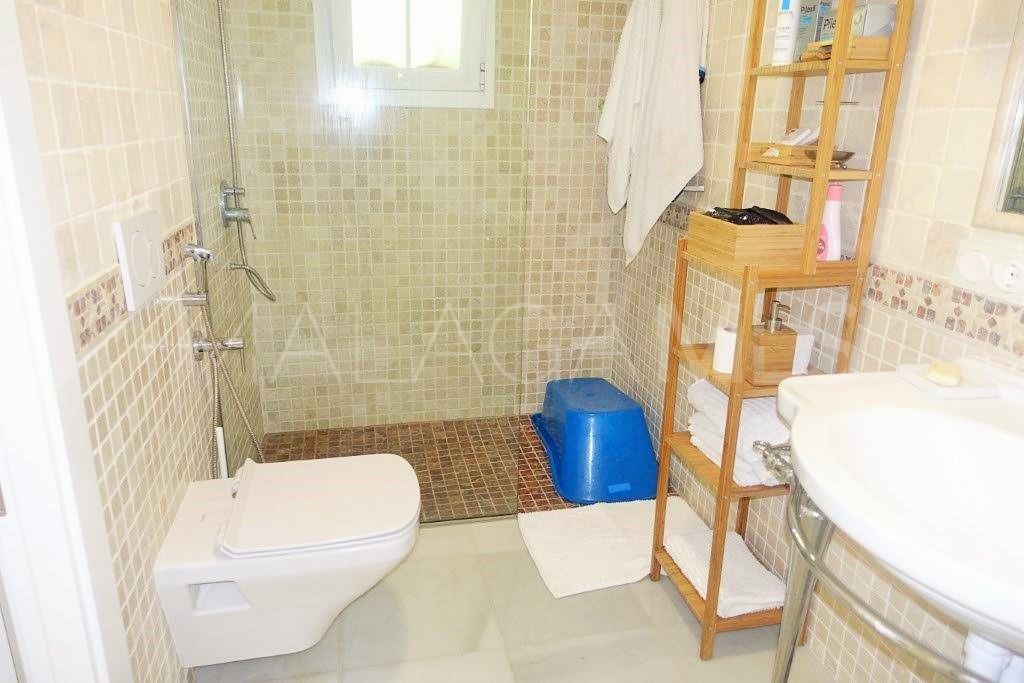 Villa for sale in Nueva Andalucia