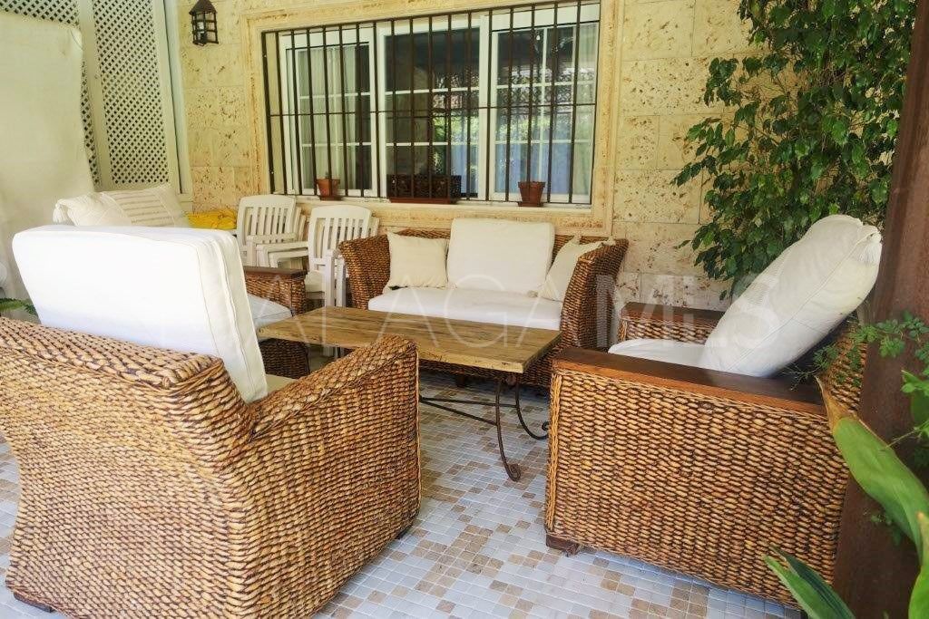 Villa for sale in Nueva Andalucia